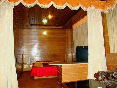 Chandermukhi Hotel Manāli Zewnętrze zdjęcie